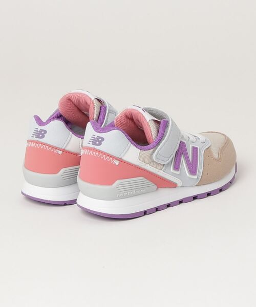 NEW BALANCE（ニューバランス）の「YV996（スニーカー・キッズ・ホワイト系その他/ベージュ系・22.5cm/23.5cm/17.5cm/18.5cm/23.0cm/24.0cm/20.5cm/21.5cm/22.0cm/19.5cm/17.0cm/18.0cm/19.0cm/20.0cm/21.0cm）」の3枚目の写真
