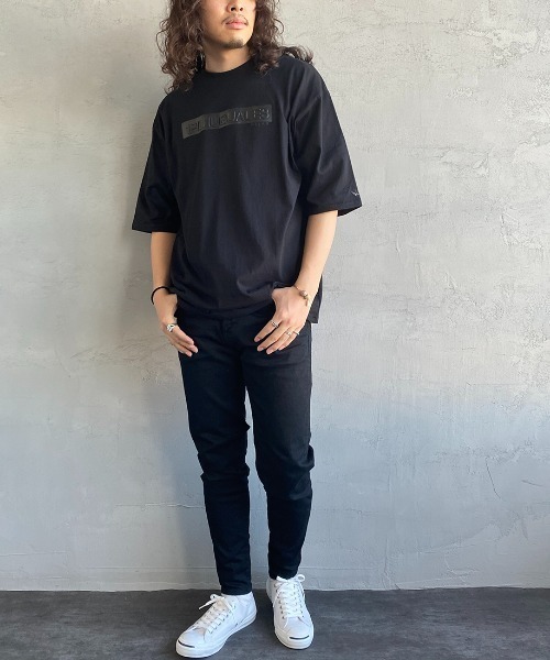 1PIU1UGUALE3  RELAX （ウノピゥウノウグァーレトレ リラックス）の「[1PIU1UGUALE3/ウノピュウウノウグァーレトレ] 別注 エンボスボックスロゴTシャツ（Tシャツ/カットソー・レディース・ホワイト/ブラック・S/L/M）」の12枚目の写真