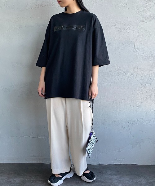 1PIU1UGUALE3  RELAX （ウノピゥウノウグァーレトレ リラックス）の「[1PIU1UGUALE3/ウノピュウウノウグァーレトレ] 別注 エンボスボックスロゴTシャツ（Tシャツ/カットソー・レディース・ホワイト/ブラック・S/L/M）」の13枚目の写真