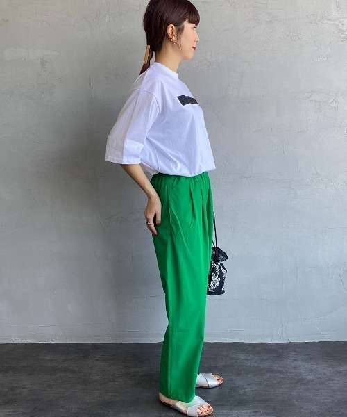 1PIU1UGUALE3  RELAX （ウノピゥウノウグァーレトレ リラックス）の「[1PIU1UGUALE3/ウノピュウウノウグァーレトレ] 別注 エンボスボックスロゴTシャツ（Tシャツ/カットソー・レディース・ホワイト/ブラック・S/L/M）」の16枚目の写真