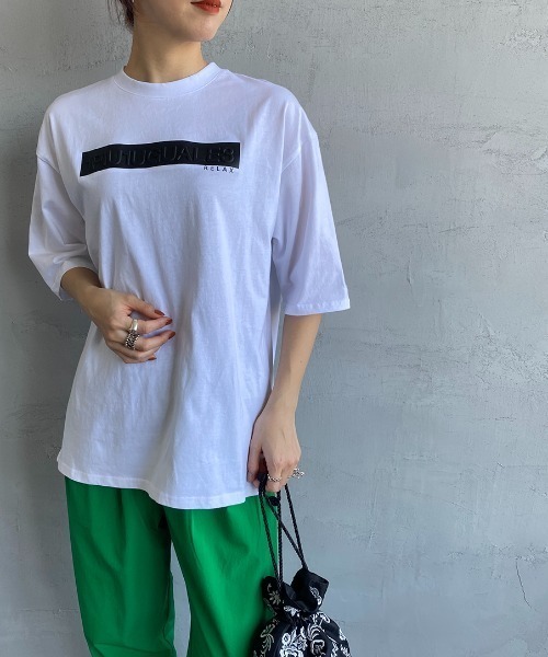 1PIU1UGUALE3  RELAX （ウノピゥウノウグァーレトレ リラックス）の「[1PIU1UGUALE3/ウノピュウウノウグァーレトレ] 別注 エンボスボックスロゴTシャツ（Tシャツ/カットソー・レディース・ホワイト/ブラック・S/L/M）」の19枚目の写真