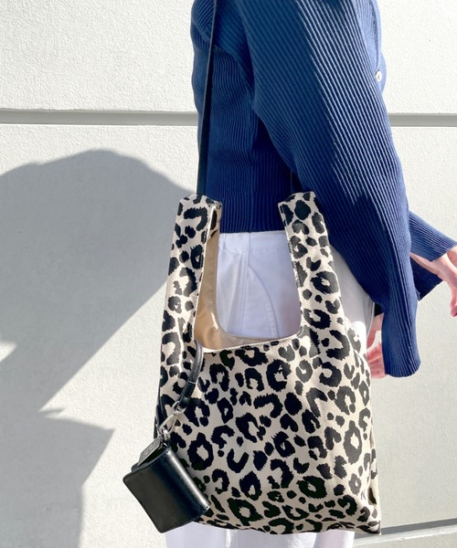 loti(ロティ)の「WEB限定 loti ミニコインケース付トート(ショルダーバッグ・レディース・ホワイト/ホワイト系その他/ブラック/ブラック系その他/イエロー/シルバー・ONE SIZE)」の1枚目の写真