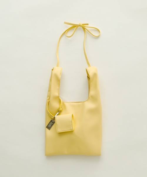 loti(ロティ)の「WEB限定 loti ミニコインケース付トート(ショルダーバッグ・レディース・ホワイト/ホワイト系その他/ブラック/ブラック系その他/イエロー/シルバー・ONE SIZE)」の20枚目の写真