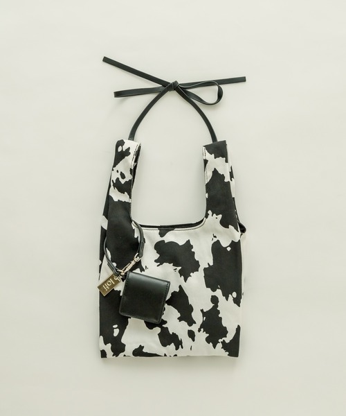 loti(ロティ)の「WEB限定 loti ミニコインケース付トート(ショルダーバッグ・レディース・ホワイト/ホワイト系その他/ブラック/ブラック系その他/イエロー/シルバー・ONE SIZE)」の19枚目の写真