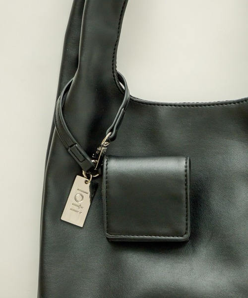 loti(ロティ)の「WEB限定 loti ミニコインケース付トート(ショルダーバッグ・レディース・ホワイト/ホワイト系その他/ブラック/ブラック系その他/イエロー/シルバー・ONE SIZE)」の15枚目の写真