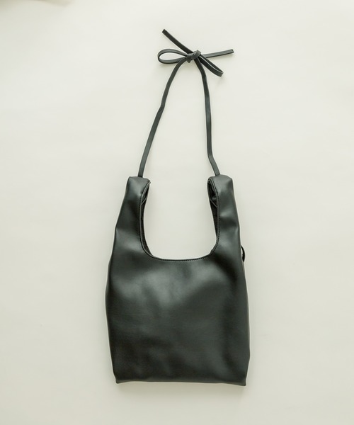 loti(ロティ)の「WEB限定 loti ミニコインケース付トート(ショルダーバッグ・レディース・ホワイト/ホワイト系その他/ブラック/ブラック系その他/イエロー/シルバー・ONE SIZE)」の14枚目の写真