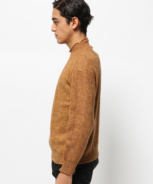 OUTLET（アウトレット）の「【WHO'S WHO gallery】POP麻ナイロンロールネック（ニット/セーター・メンズ・マスタード・SMALL/MEDIUM）」の3枚目の写真
