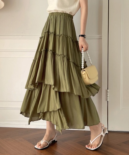 emi+(エミプラス)の「スリットランダムフレアロングスカート(スカート・レディース・ブラック/アイボリー/モカ/カーキ・FREE)」の4枚目の写真