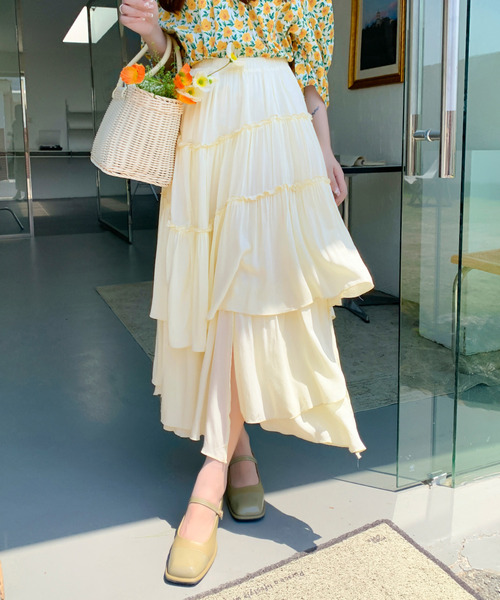 emi+(エミプラス)の「スリットランダムフレアロングスカート(スカート・レディース・ブラック/アイボリー/モカ/カーキ・FREE)」の8枚目の写真