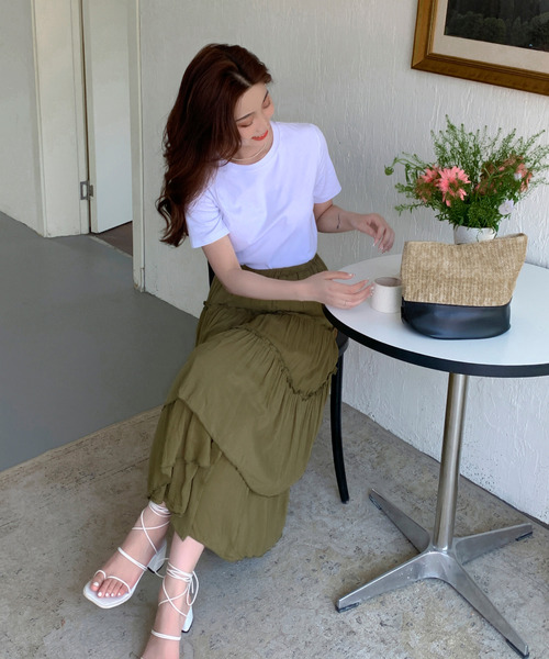 emi+(エミプラス)の「スリットランダムフレアロングスカート(スカート・レディース・ブラック/アイボリー/モカ/カーキ・FREE)」の17枚目の写真