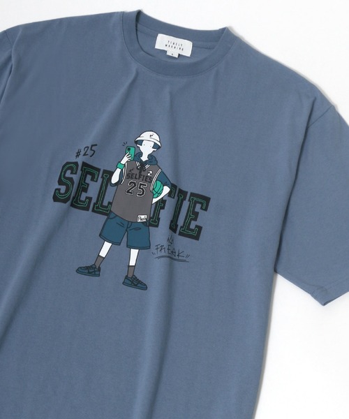 MARUKAWA(マルカワ)の「Selfie Freak イラストプリントTシャツ(Tシャツ/カットソー・レディース・ホワイト/グレー/ホワイト系その他/ブルー系その他/チャコール/ホワイト系その他2・M/L)」の6枚目の写真