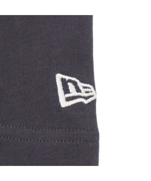 NEW ERA(ニューエラ)の「ニューエラ 半袖Tシャツ ONSPOTZ別注 裾ボックスロゴ(Tシャツ/カットソー・メンズ・ホワイト/ブラック/ダークグリーン/ベージュ系その他/ダークグレー/カーキ/キャメル/ライトグレー/オレンジ・XXL/XL/S/L/M)」の17枚目の写真