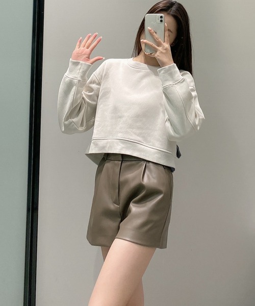 .KOM（ドットコム）の「A'GEM/9 × .kom 『.kom/ドットケーオーエム』エコレザー素材 ショートパンツ（その他パンツ・レディース・ブラウン/ブラック・M/L/S）」の5枚目の写真