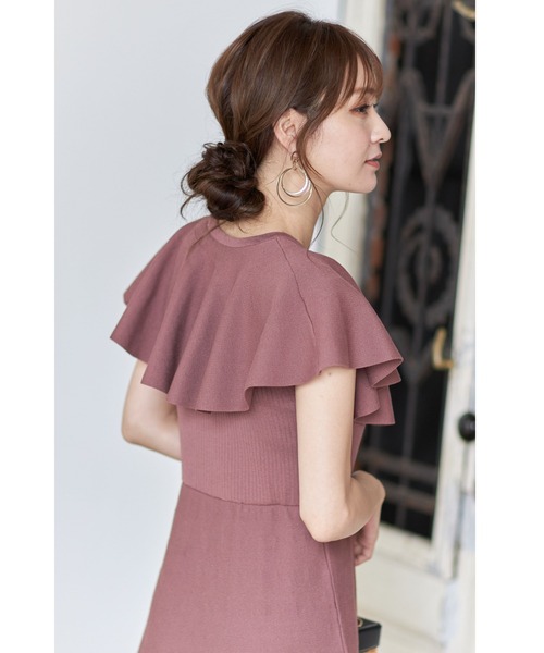 &. NOSTALGIA(アンドドットノスタルジア)の「フロントボタンケープ風ニットワンピース(ワンピース・レディース・ピンク系その他/ブラック・FREE)」の4枚目の写真