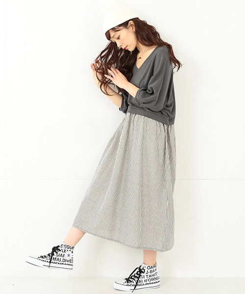 CAROLINA GLASER（カロリナ グレイサー）の「CAROLINA GLASER / カットストライプ ワンピース（ワンピース・レディース・グレー/チャコールグレー・ONE SIZE）」の4枚目の写真