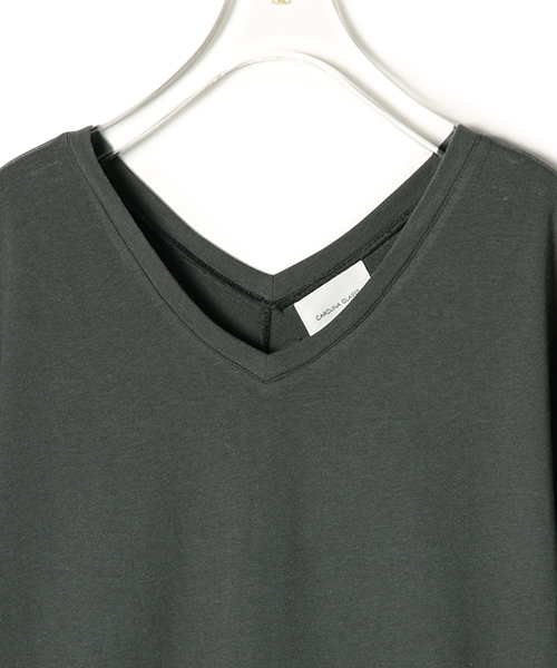 CAROLINA GLASER（カロリナ グレイサー）の「CAROLINA GLASER / カットストライプ ワンピース（ワンピース・レディース・グレー/チャコールグレー・ONE SIZE）」の20枚目の写真