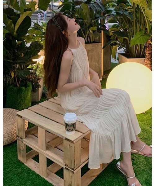 Ritzy（リッツィー）の「ギャザーデザインキャミソールワンピース（ワンピース・レディース・ホワイト・S/M/L）」の2枚目の写真