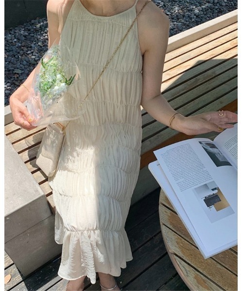 Ritzy（リッツィー）の「ギャザーデザインキャミソールワンピース（ワンピース・レディース・ホワイト・S/M/L）」の3枚目の写真