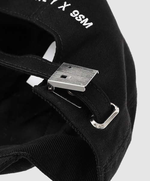 1017 ALYX 9SM(アリクス)の「LOGO HAT(キャップ・メンズ・ブラック・FREE)」の5枚目の写真