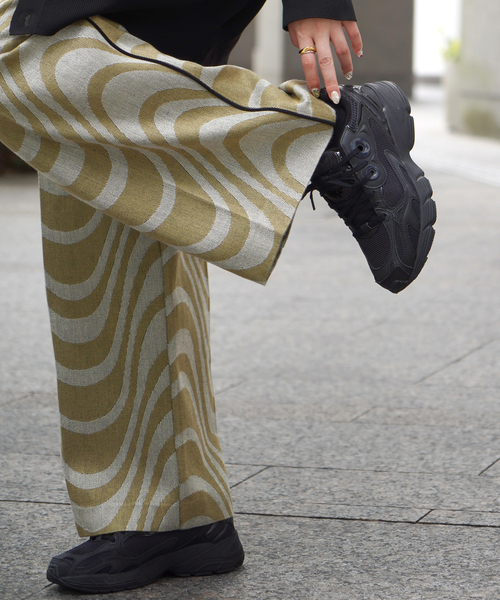 adidas（アディダス）の「【ADIDAS / アディダス】 ASTIR W（スニーカー・レディース・ブラック/ホワイト・23cm/24cm/25cm）」の3枚目の写真