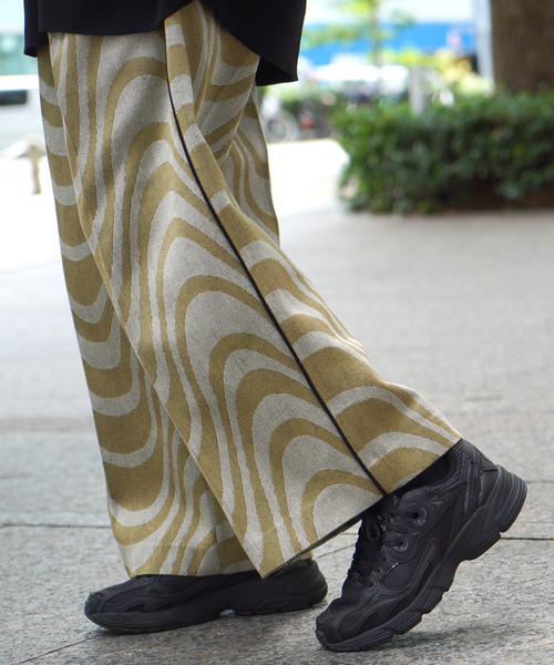 adidas（アディダス）の「【ADIDAS / アディダス】 ASTIR W（スニーカー・レディース・ブラック/ホワイト・23cm/24cm/25cm）」の6枚目の写真