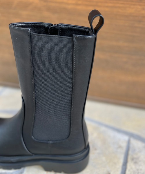 Chez toi(シェトワ)の「トラックソールミドル丈ブーツ(ブーツ・レディース・ブラック・S/M/L)」の11枚目の写真