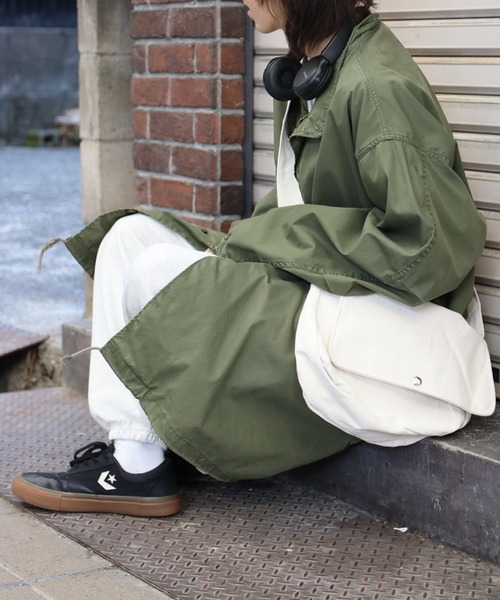 SPINNS（スピンズ）の「【シンプルデザイン】フラップバック（ショルダーバッグ・メンズ・ブラック/オフホワイト・ONESIZE）」の5枚目の写真