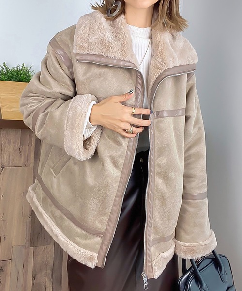 JUNOAH（ジュノア）の「フェイクムートンファージャケット（ムートンコート・レディース・グレイッシュベージュ/ブラック・MEDIUM/LARGE/X-LARGE）」の7枚目の写真