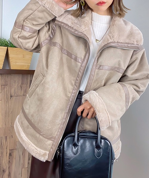 JUNOAH（ジュノア）の「フェイクムートンファージャケット（ムートンコート・レディース・グレイッシュベージュ/ブラック・MEDIUM/LARGE/X-LARGE）」の8枚目の写真