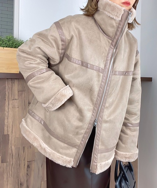 JUNOAH（ジュノア）の「フェイクムートンファージャケット（ムートンコート・レディース・グレイッシュベージュ/ブラック・MEDIUM/LARGE/X-LARGE）」の10枚目の写真