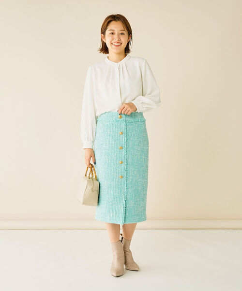 NOLLEY’S Sophi（ノーリーズソフィ）の「バックサテンタックパールブラウス（シャツ/ブラウス・レディース・オフホワイト/サーモンピンク・38/36）」の6枚目の写真