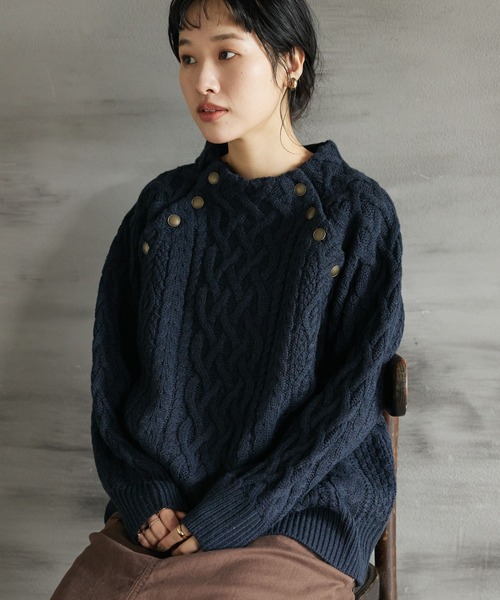CRAFT STANDARD BOUTIQUE(クラフトスタンダードブティック)の「ラグランケーブルニットプルオーバー(ニット/セーター・レディース・グレー/アイボリー/ダークネイビー/レッド・FREE)」の3枚目の写真
