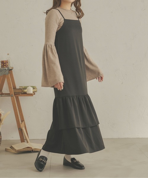 Ambre Neige（アンブルネージュ）の「ラッフルフリルキャミワンピース／【WEB/EC限定商品】（ワンピース・レディース・ブラック/ダークブラウン・FREE）」の3枚目の写真