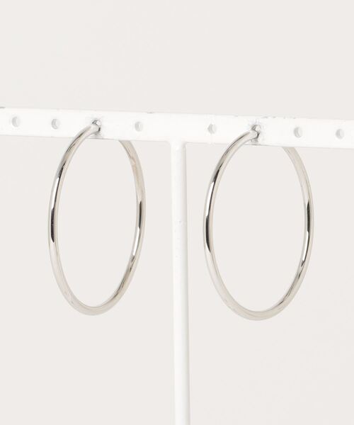 MARIA BLACK（マリアブラック）の「MARIA BLACK Senorita 35 Hoop  PAIR マリア ブラック セニョリータ 35 フープ ピアス ペア（ピアス（両耳用）・レディース・シルバー・35）」の6枚目の写真