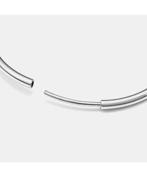 MARIA BLACK（マリアブラック）の「MARIA BLACK Senorita 35 Hoop  PAIR マリア ブラック セニョリータ 35 フープ ピアス ペア（ピアス（両耳用）・レディース・シルバー・35）」の4枚目の写真