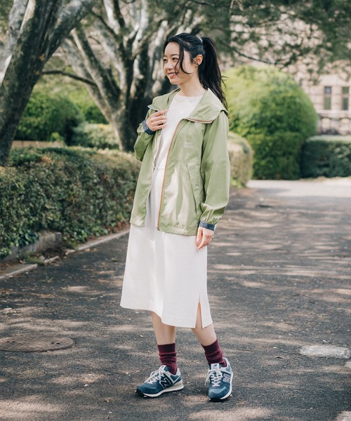 KRIFF MAYER Lady's Collection（クリフメイヤーレディースコレクション）の「さらさらエアーフードJK（ナイロンジャケット・レディース・チャコール/その他5/ネイビー/ベージュ/ライトグリーン/オレンジ/カラフル・MEDIUM/LARGE）」の10枚目の写真