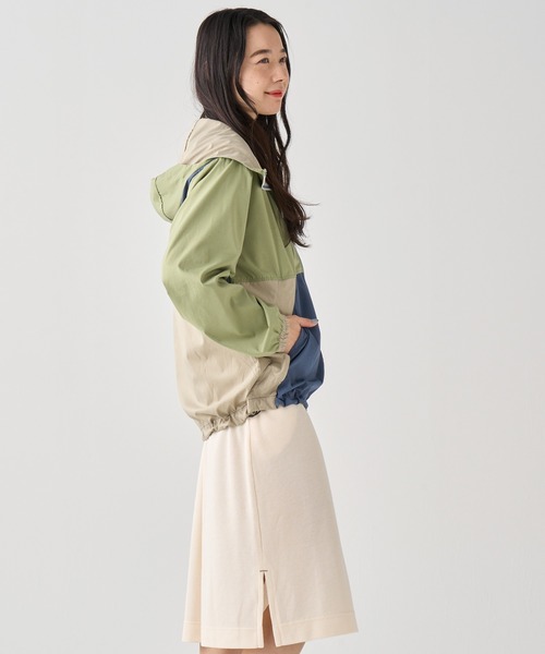 KRIFF MAYER Lady's Collection（クリフメイヤーレディースコレクション）の「さらさらエアーフードJK（ナイロンジャケット・レディース・チャコール/その他5/ネイビー/ベージュ/ライトグリーン/オレンジ/カラフル・MEDIUM/LARGE）」の14枚目の写真