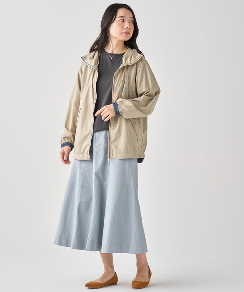 KRIFF MAYER Lady's Collection（クリフメイヤーレディースコレクション）の「さらさらエアーフードJK（ナイロンジャケット・レディース・チャコール/その他5/ネイビー/ベージュ/ライトグリーン/オレンジ/カラフル・MEDIUM/LARGE）」の18枚目の写真