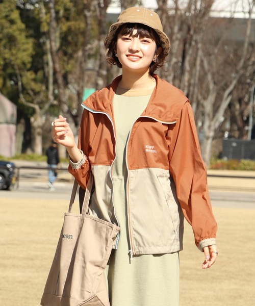 KRIFF MAYER Lady's Collection（クリフメイヤーレディースコレクション）の「さらさらエアーフードJK（ナイロンジャケット・レディース・チャコール/その他5/ネイビー/ベージュ/ライトグリーン/オレンジ/カラフル・MEDIUM/LARGE）」の20枚目の写真