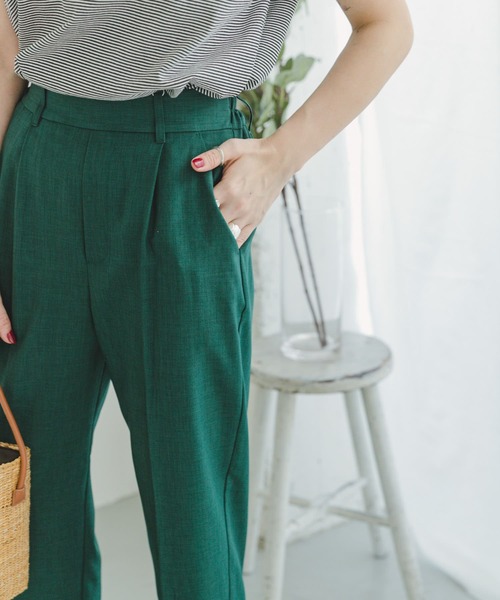 ITEMS URBANRESEARCH（アイテムズ アーバンリサーチ）の「リネンライクテーパードパンツ（スラックス・レディース・グリーン/ベージュ/ダークブラウン・FREE）」の19枚目の写真