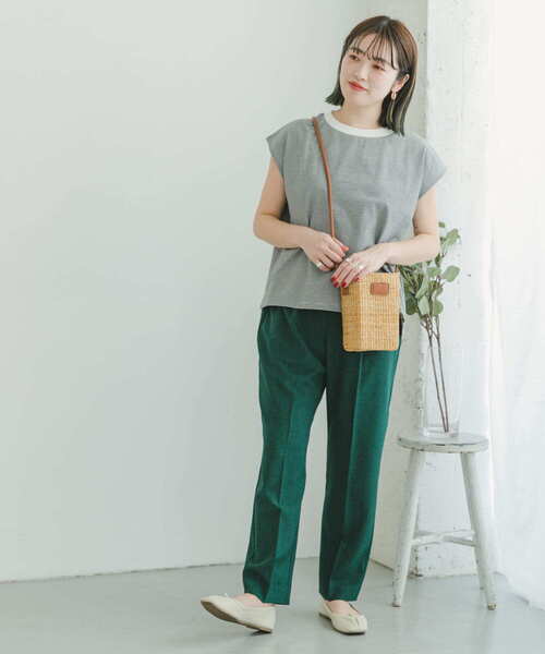 ITEMS URBANRESEARCH（アイテムズ アーバンリサーチ）の「リネンライクテーパードパンツ（スラックス・レディース・グリーン/ベージュ/ダークブラウン・FREE）」の13枚目の写真