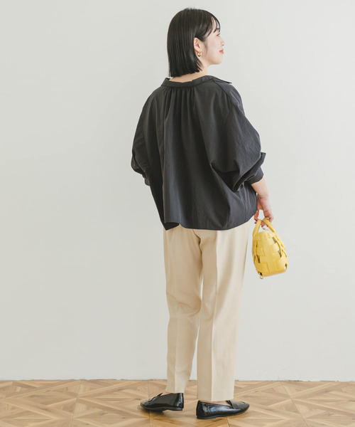 ITEMS URBANRESEARCH（アイテムズ アーバンリサーチ）の「リネンライクテーパードパンツ（スラックス・レディース・グリーン/ベージュ/ダークブラウン・FREE）」の17枚目の写真