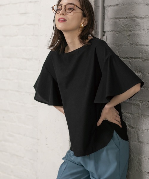 OPAQUE.CLIP(オペークドットクリップ)の「◆フレアスリーブカットソー【UV/接触冷感/洗濯機洗い可】(Tシャツ/カットソー・レディース・オフホワイト/ブラック/ブラウン系その他/ワインレッド・38/40/36/42)」の1枚目の写真