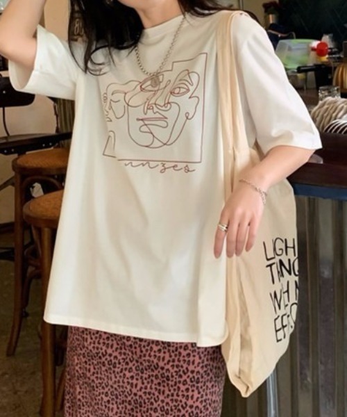 mebole(メボレ)の「アートプリントTシャツ(Tシャツ/カットソー・レディース・ホワイト/ブラック・FREE)」の4枚目の写真