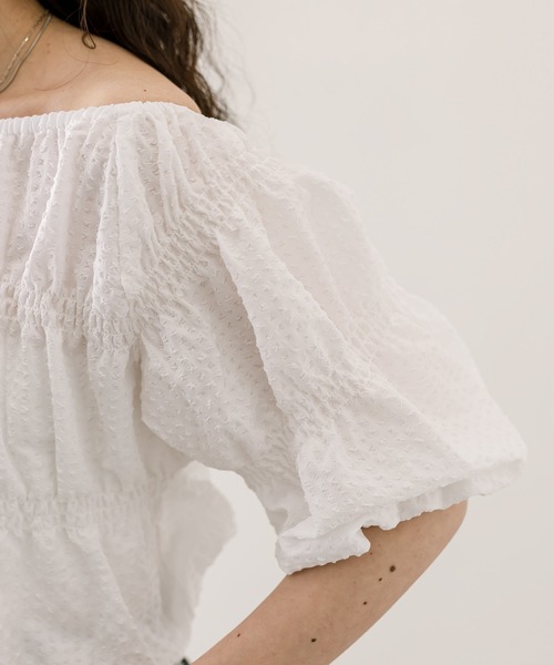 mystic（ミスティック）の「エンボスオフショルブラウス（シャツ/ブラウス・レディース・オフホワイト/ブラック/イエロー・FREE）」の5枚目の写真