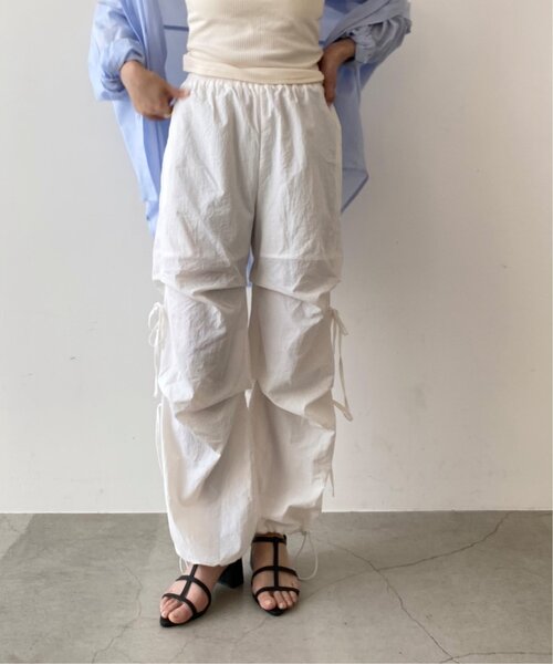 RAY CASSIN(レイカズン)の「サイドリボンカーゴパンツ(カーゴパンツ・レディース・オフホワイト/ブラック/サックスブルー・FREE)」の9枚目の写真