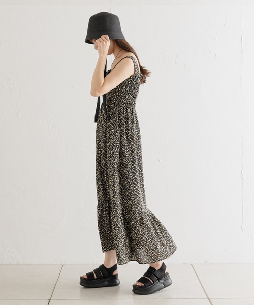 Chico(チコ)の「ラウンドソールスニーカーサンダル(サンダル・レディース・ブラック/ホワイト・LARGE/MEDIUM/SMALL)」の13枚目の写真