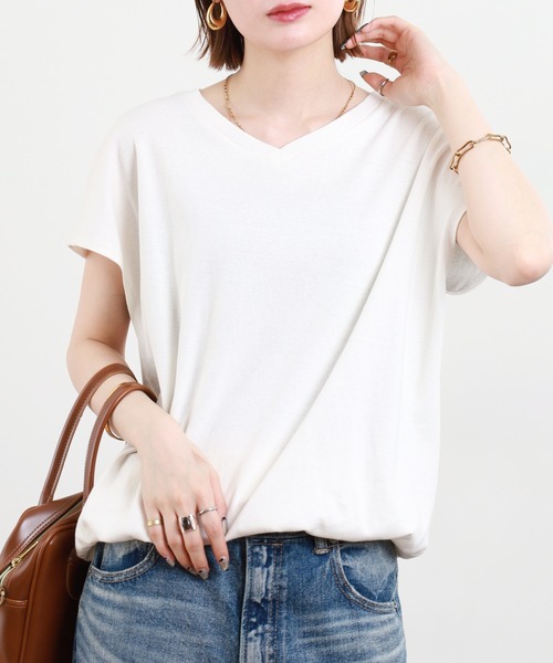 atONE(アットワン)の「atONE コットンフライスVネックフレンチTシャツ(Tシャツ/カットソー・レディース・ブラック/オフホワイト/ピンクベージュ・LL~3L/4L~5L/M-L)」の2枚目の写真