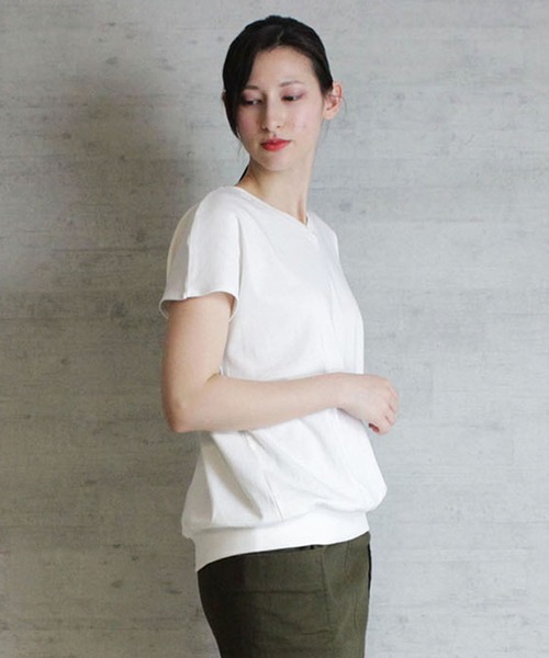 atONE(アットワン)の「atONE コットンフライスVネックフレンチTシャツ(Tシャツ/カットソー・レディース・ブラック/オフホワイト/ピンクベージュ・LL~3L/4L~5L/M-L)」の17枚目の写真