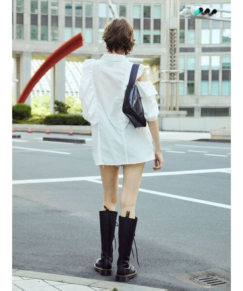 jouetie(ジュエティ)の「オフショルフリルブラウス(シャツ/ブラウス・レディース・ブラック/オフホワイト/イエロー・MEDIUM)」の19枚目の写真